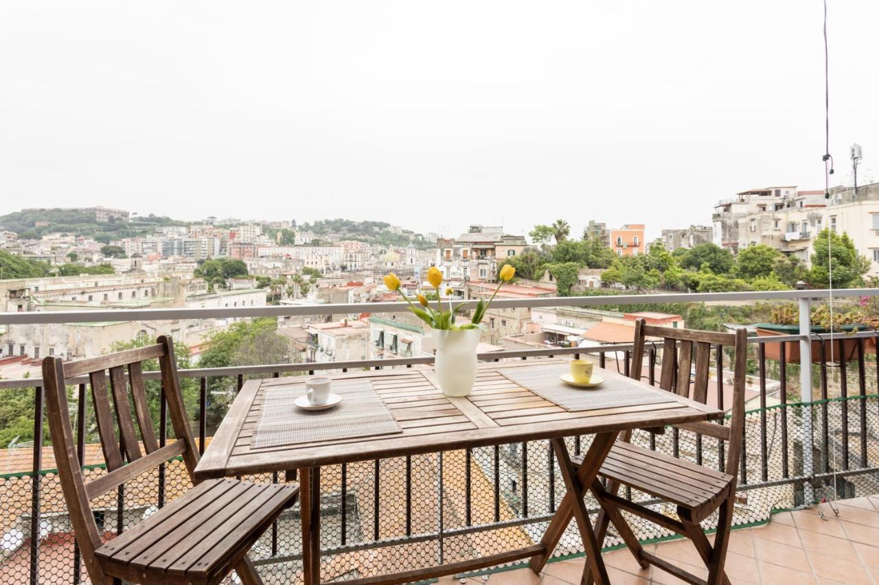 Panoramic Flat Between Materdei And Fontanelle Napoli Esterno foto